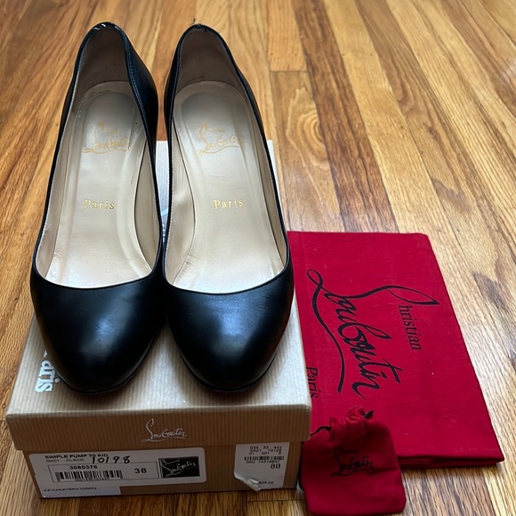 Christian Louboutin Black Simple Pump 38 Simple Leather 70 mm Red Sole Pump